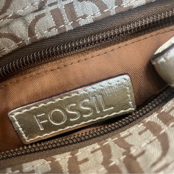 Fossil Vintage Brown Shoulder Bag. Hobo style. Pre-owned. Great condition. - Picture 10 of 15